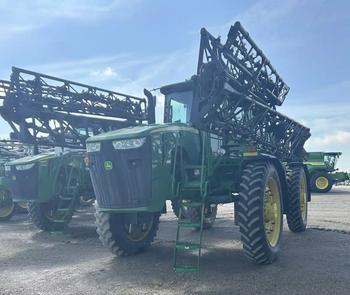Gallery image 1 for Used 2012 John Deere 4940 Sprayer - Self Propelled