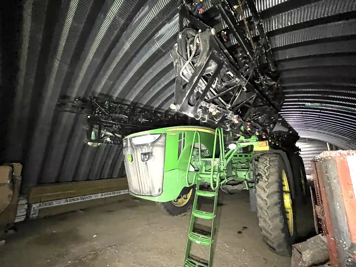 Gallery image 2 for Used 2012 John Deere 4940 Sprayer - Self Propelled