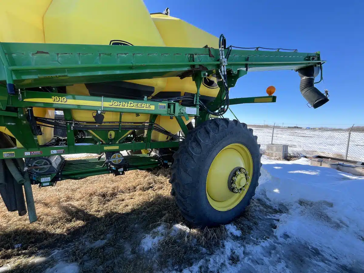 Gallery image 2 for Used 2014 John Deere 1910 Air Cart