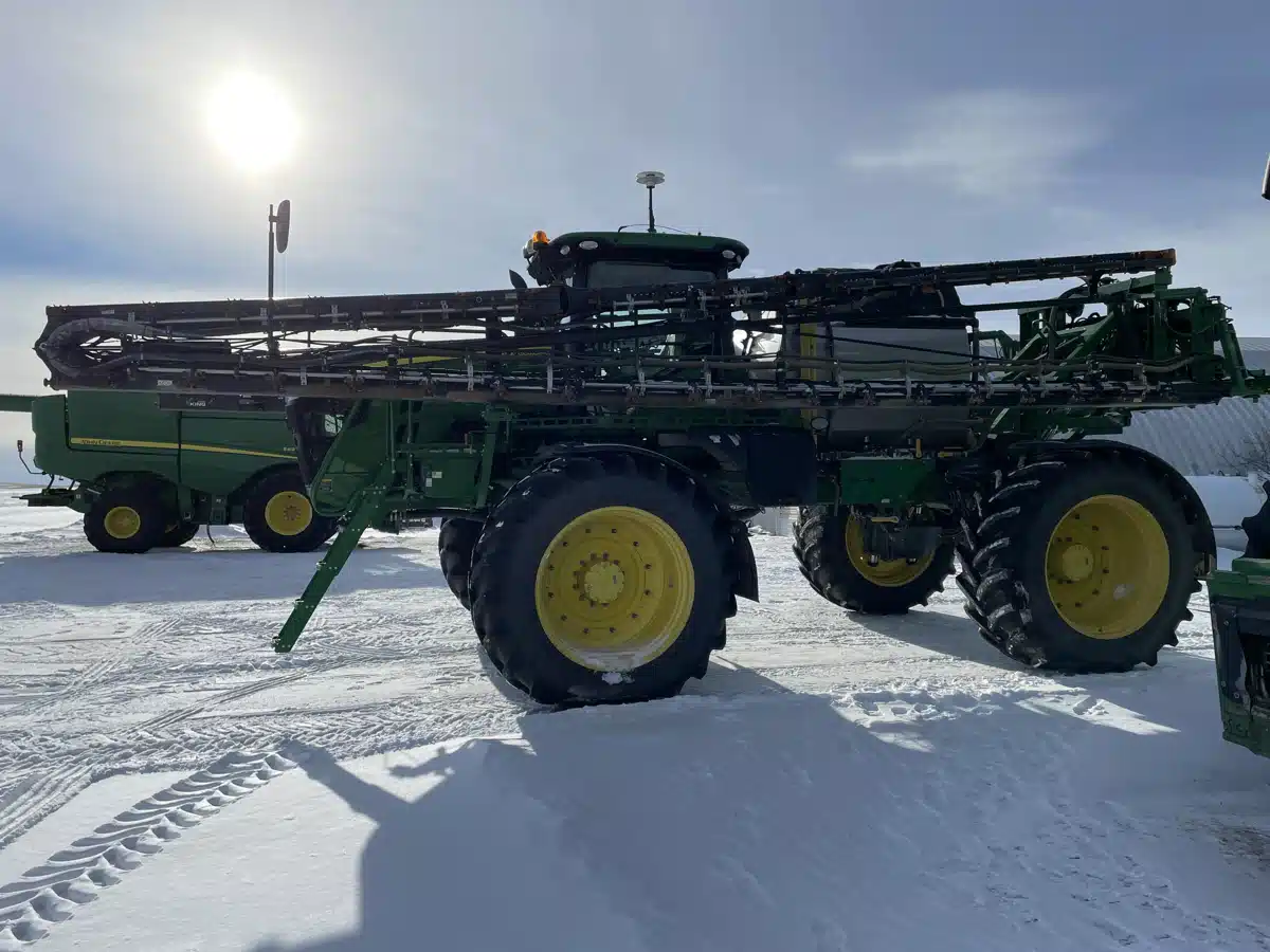 Gallery image 2 for Used 2019 John Deere R4045 Sprayer - Self Propelled