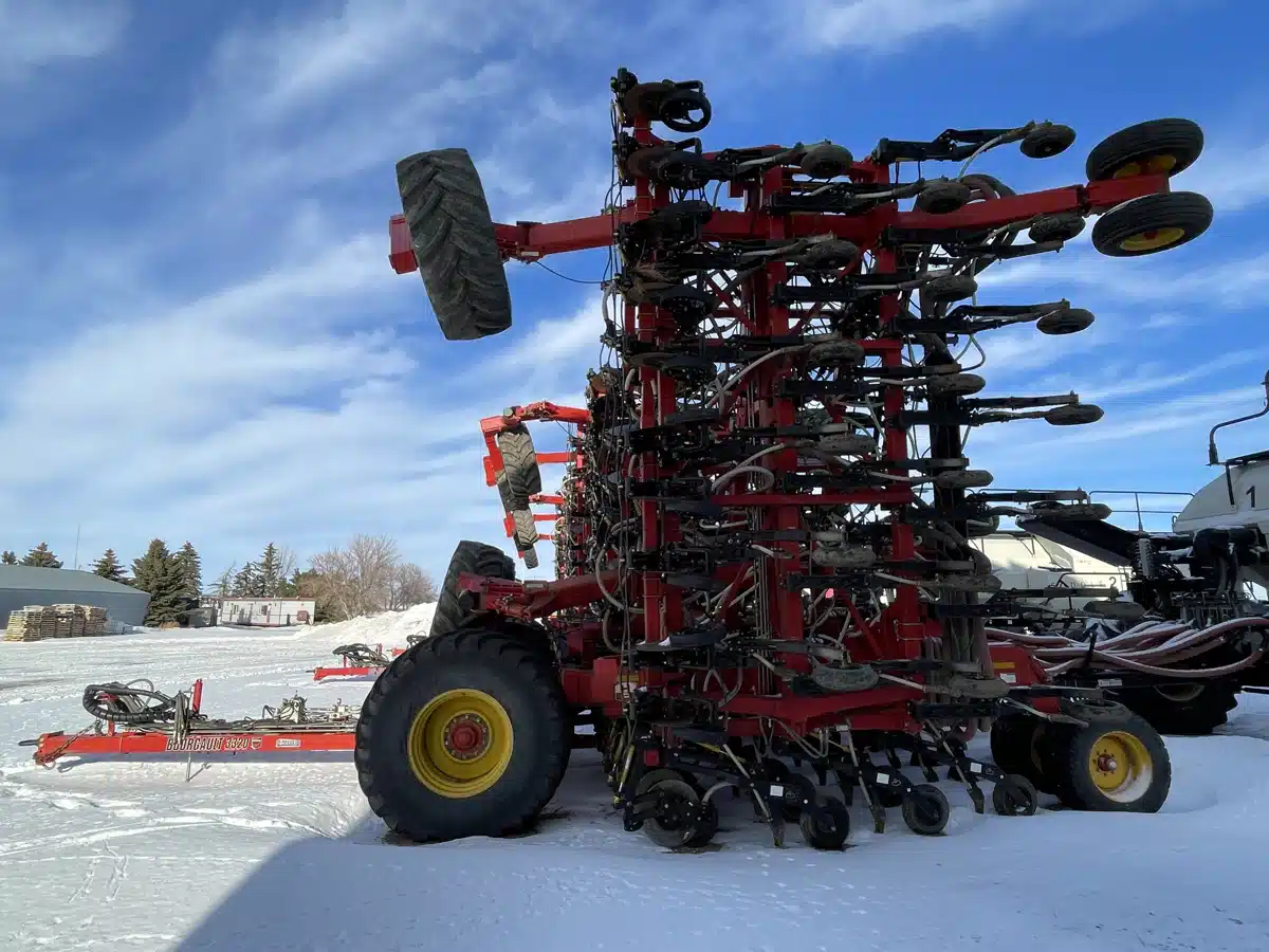 Gallery image 2 for 2015 Bourgault 3320-86 Air Drill