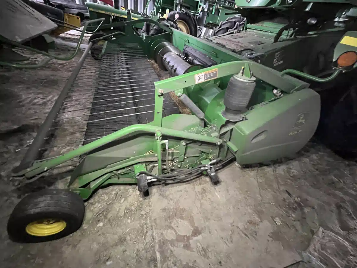 Gallery image 2 for Used 2008 John Deere 615P Header - Pickup