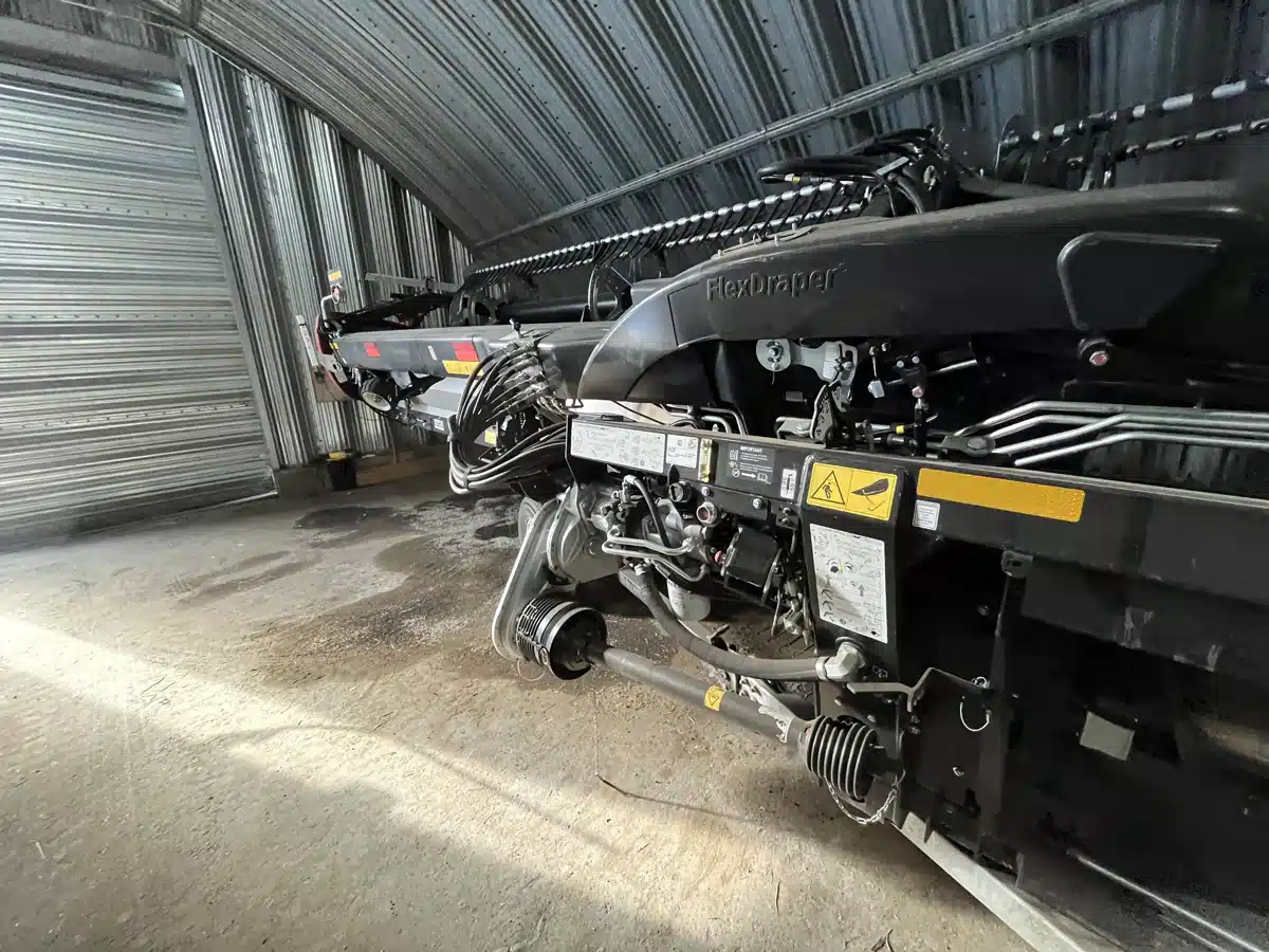 Gallery image 2 for Used 2023 MacDon FD240 Header - Flex Draper