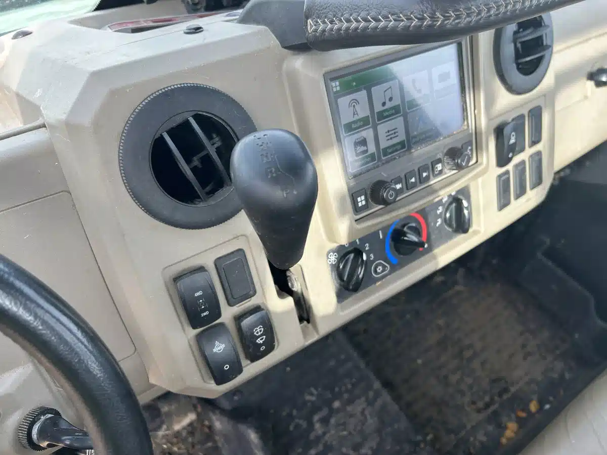 Gallery image 2 for Used 2024 John Deere XUV 835R Utility Vehicle