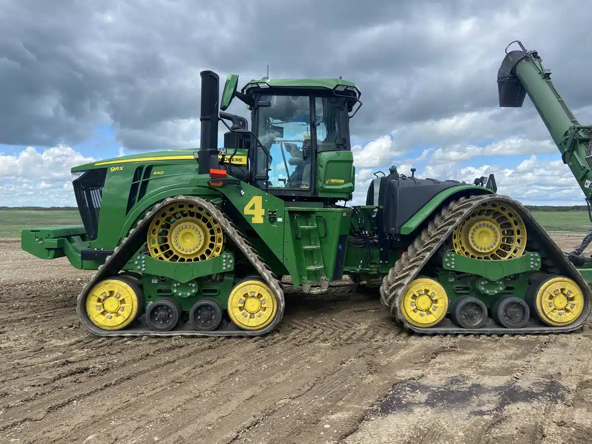Gallery image 2 for Used 2024 John Deere 9RX 640 Tractor