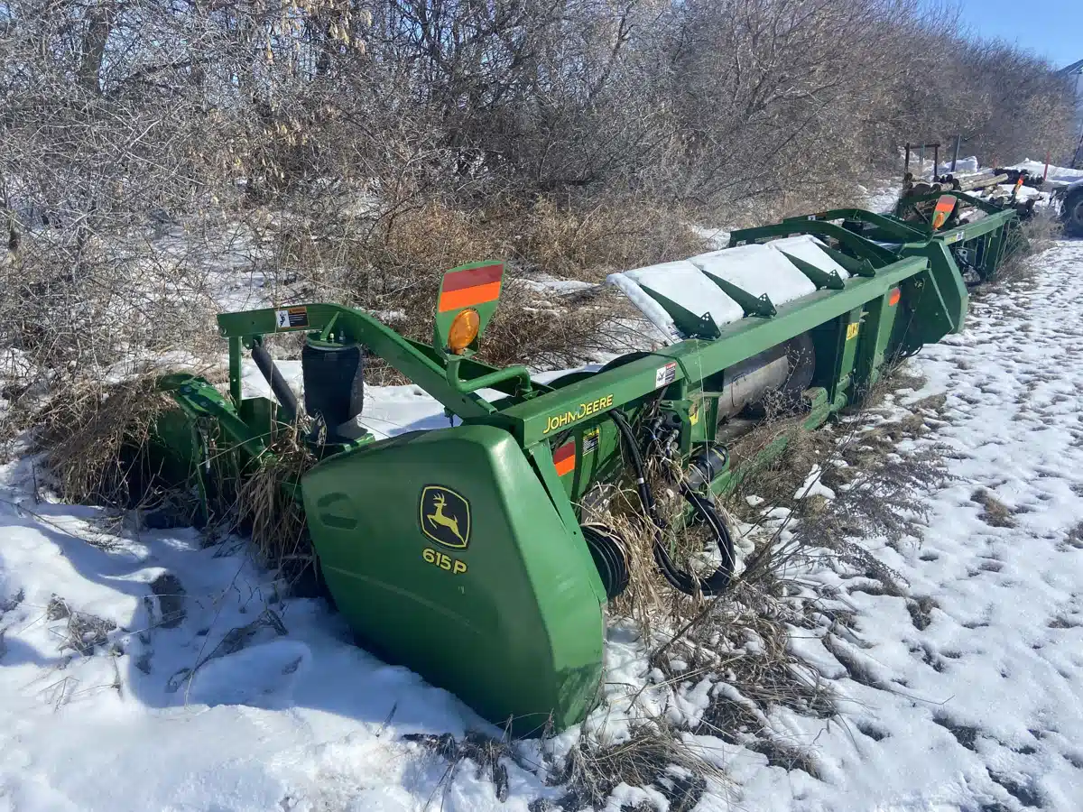 Gallery image 1 for Used 2015 John Deere 615P Header - Draper