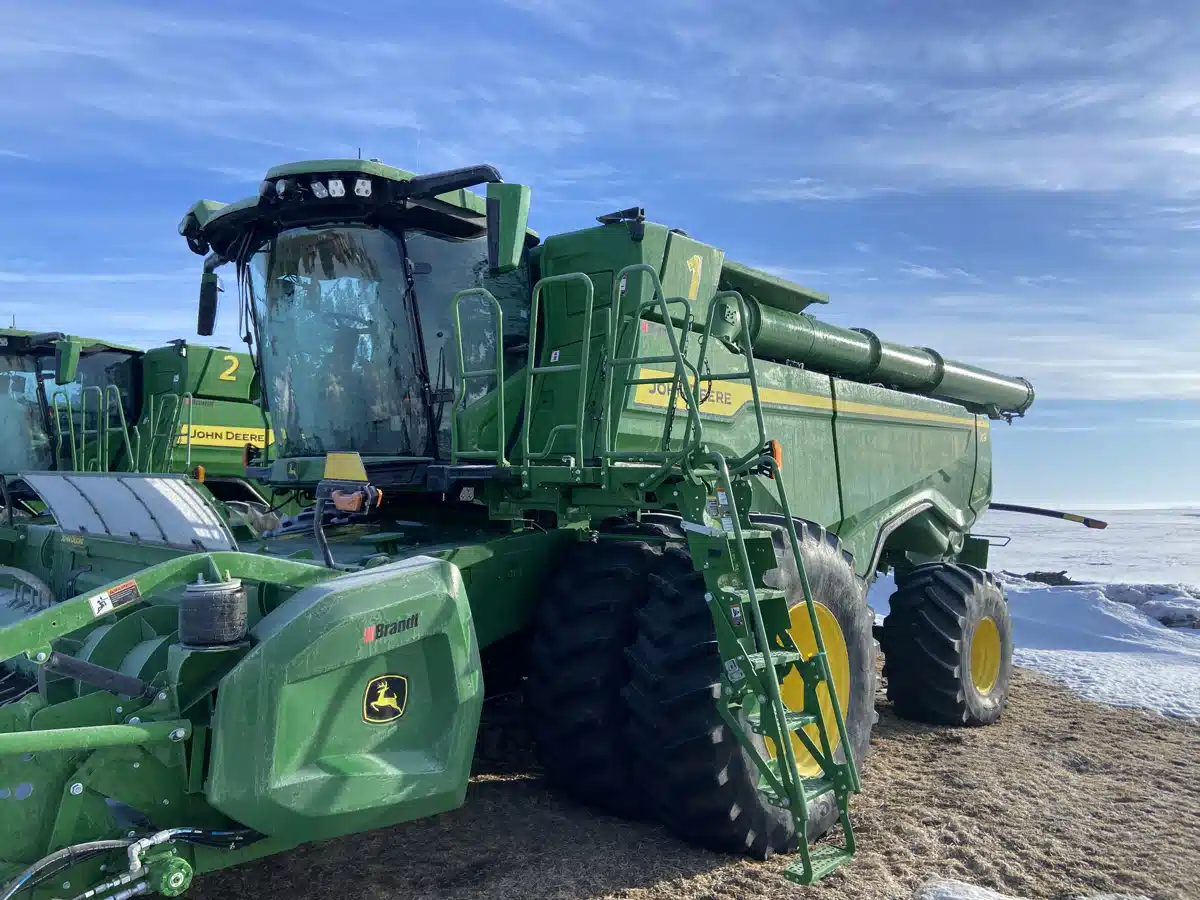 Gallery image 1 for 2023 John Deere X9 1100 Combine