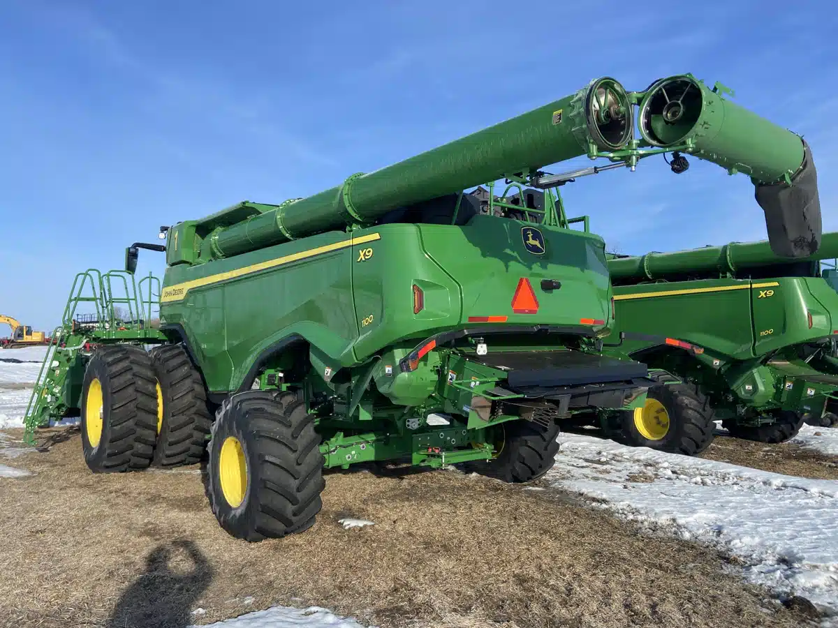 Gallery image 2 for 2023 John Deere X9 1100 Combine