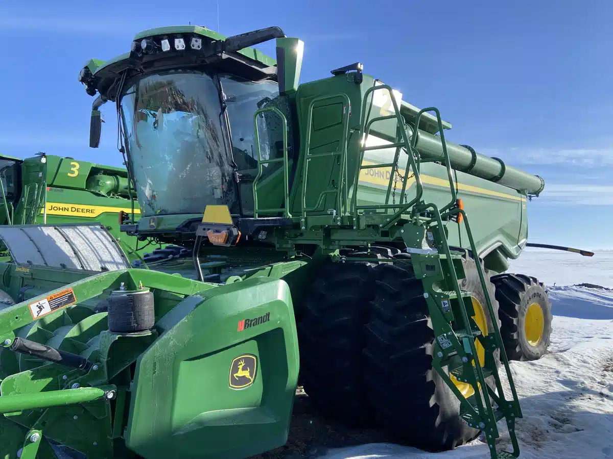 Gallery image 1 for Used 2023 John Deere X9 1100 Combine