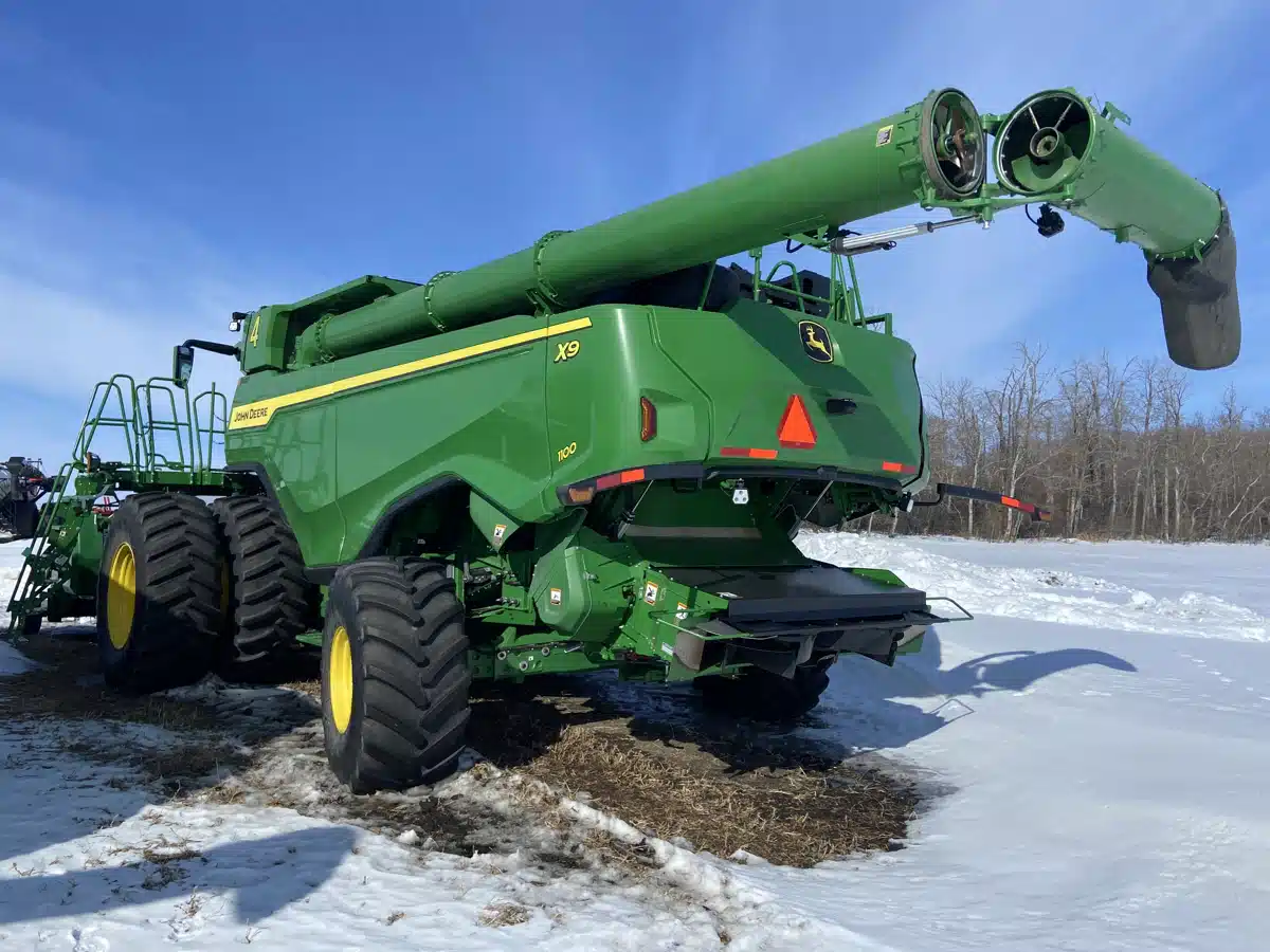 Gallery image 2 for 2023 John Deere X9 1100 Combine