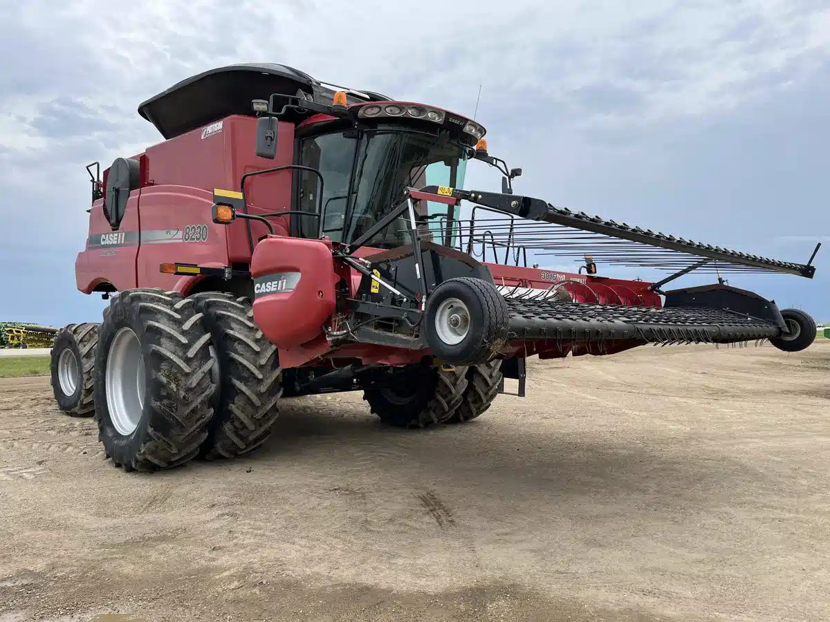 Gallery image 2 for Used 2014 Case IH 8230 Combine