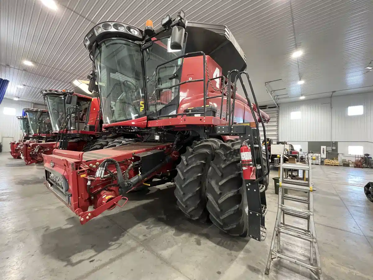 Gallery image 1 for Used 2015 Case IH 9240 Combine