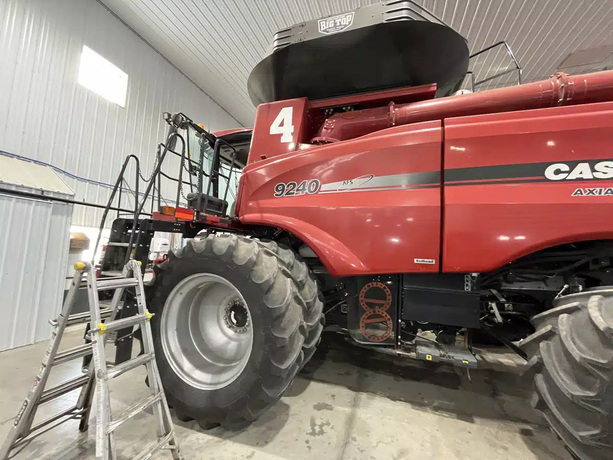 Gallery image 2 for Used 2015 Case IH 9240 Combine