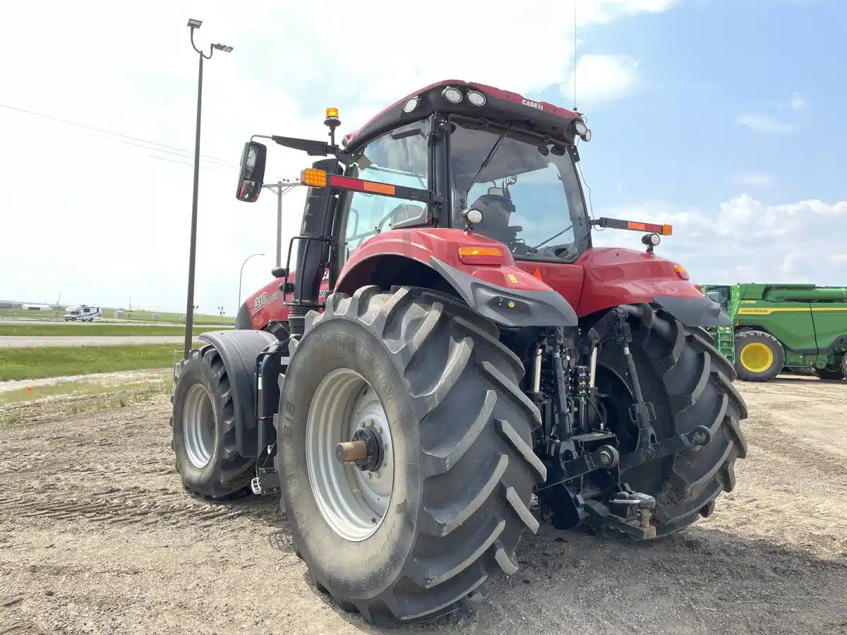 Gallery image 2 for Used 2021 Case IH MAGNUM 310 AFS CONNECT Tractor