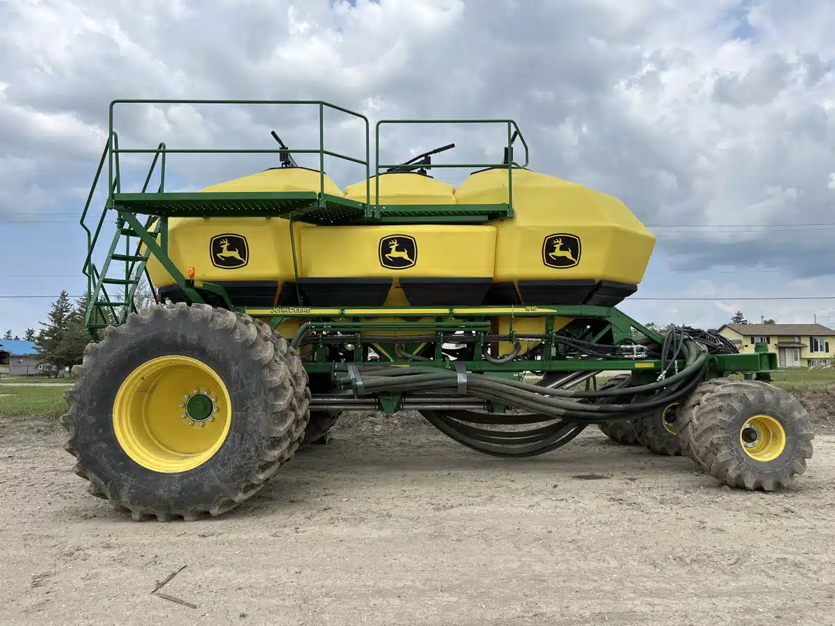 Gallery image 2 for Used 2019 John Deere 1910 Air Cart