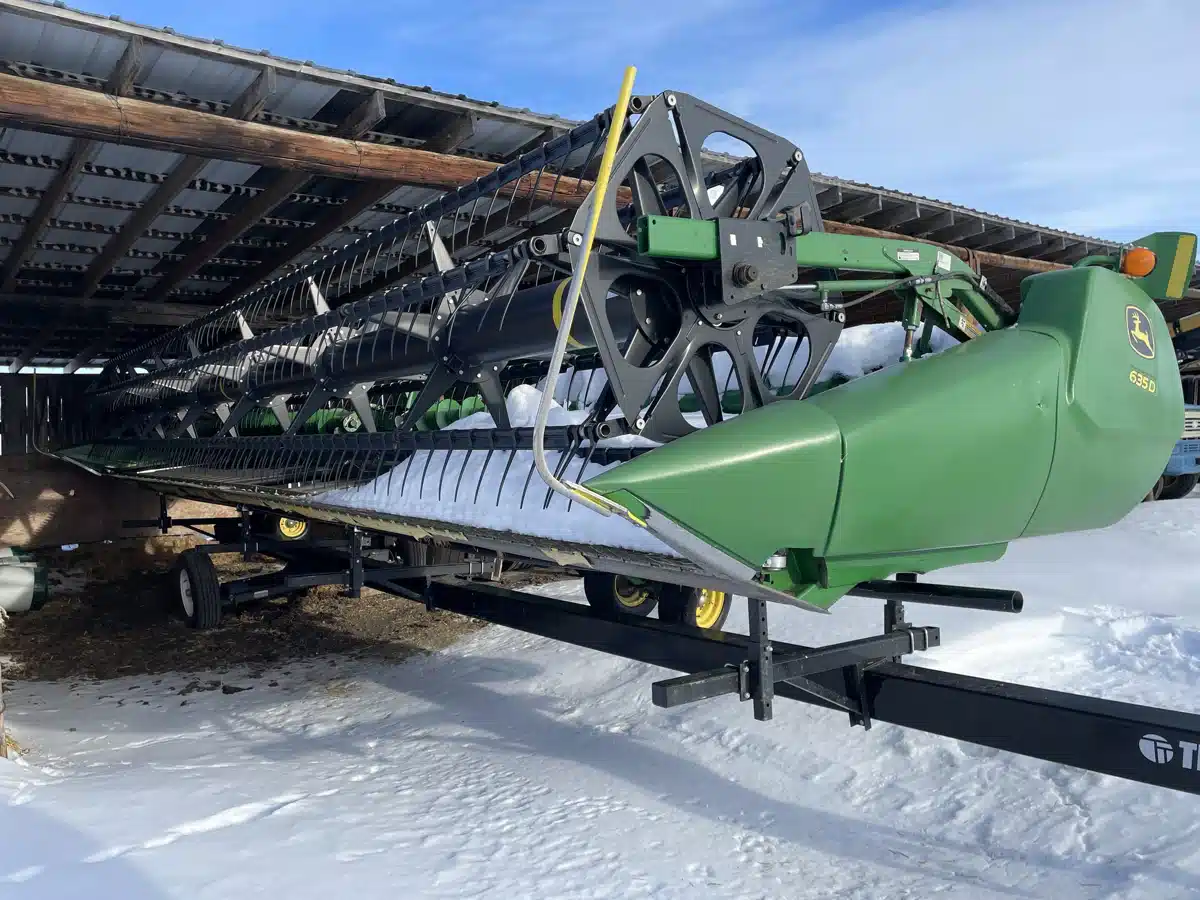Gallery image 1 for Used 2013 John Deere 635D Header - Draper