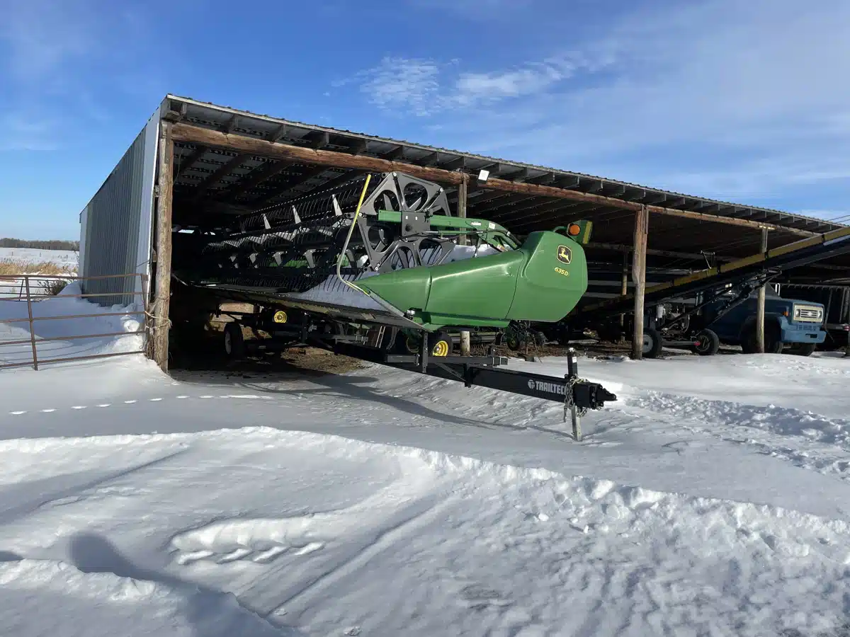 Gallery image 2 for Used 2013 John Deere 635D Header - Draper