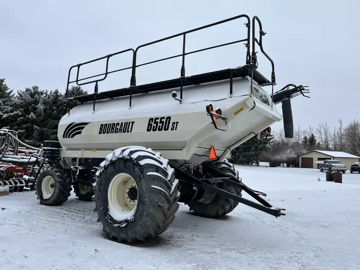 Gallery image 2 for Used 2011 Bourgault 6550 Air Seeder