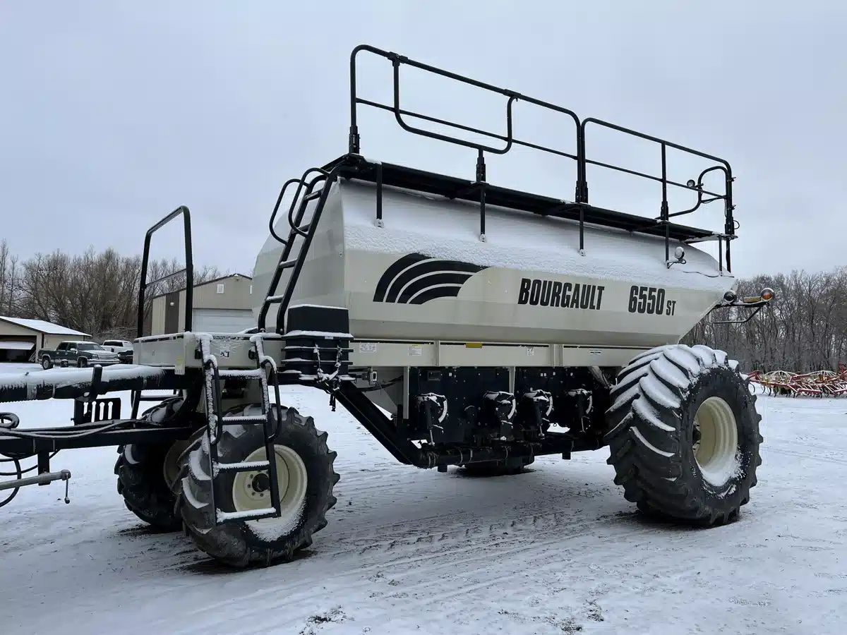 Gallery image 1 for Used 2011 Bourgault 6550 Air Seeder