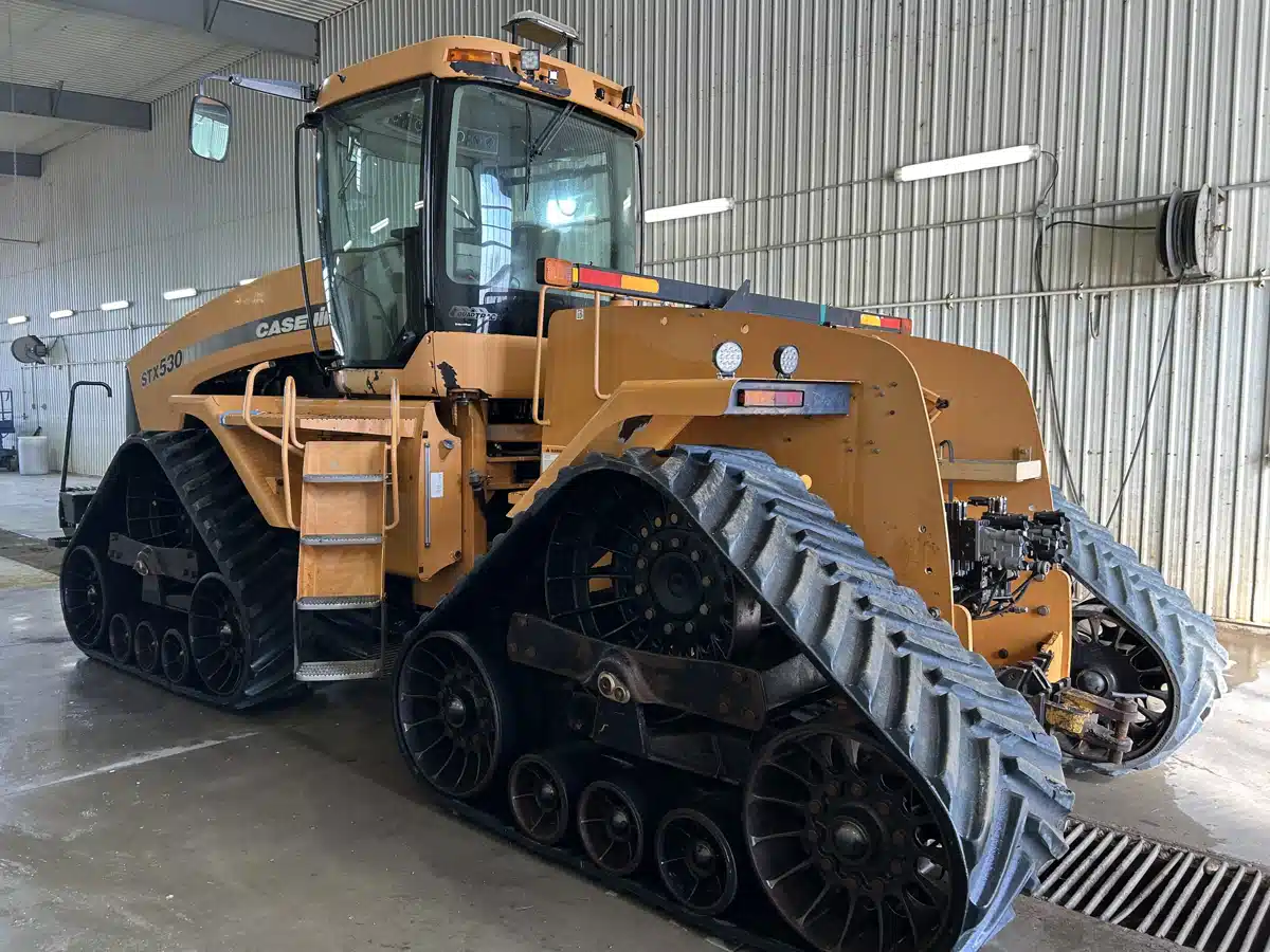 Gallery image 2 for Used 2006 Case IH STX530 QUADTRAC Tractor