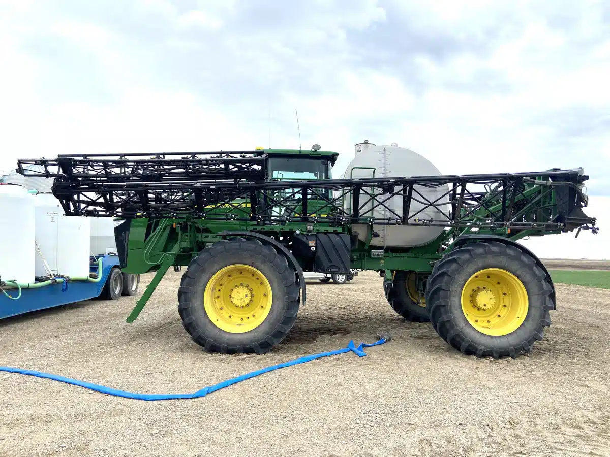 Gallery image 2 for Used 2012 John Deere 4940 Sprayer - Self Propelled