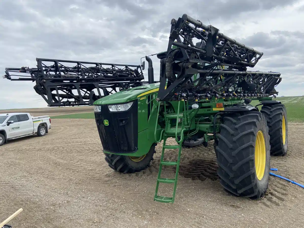 Gallery image 1 for Used 2012 John Deere 4940 Sprayer - Self Propelled