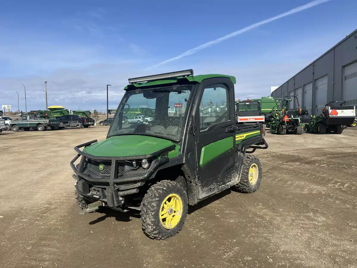 Gallery image 2 for Used 2022 John Deere XUV 835R Utility Vehicle
