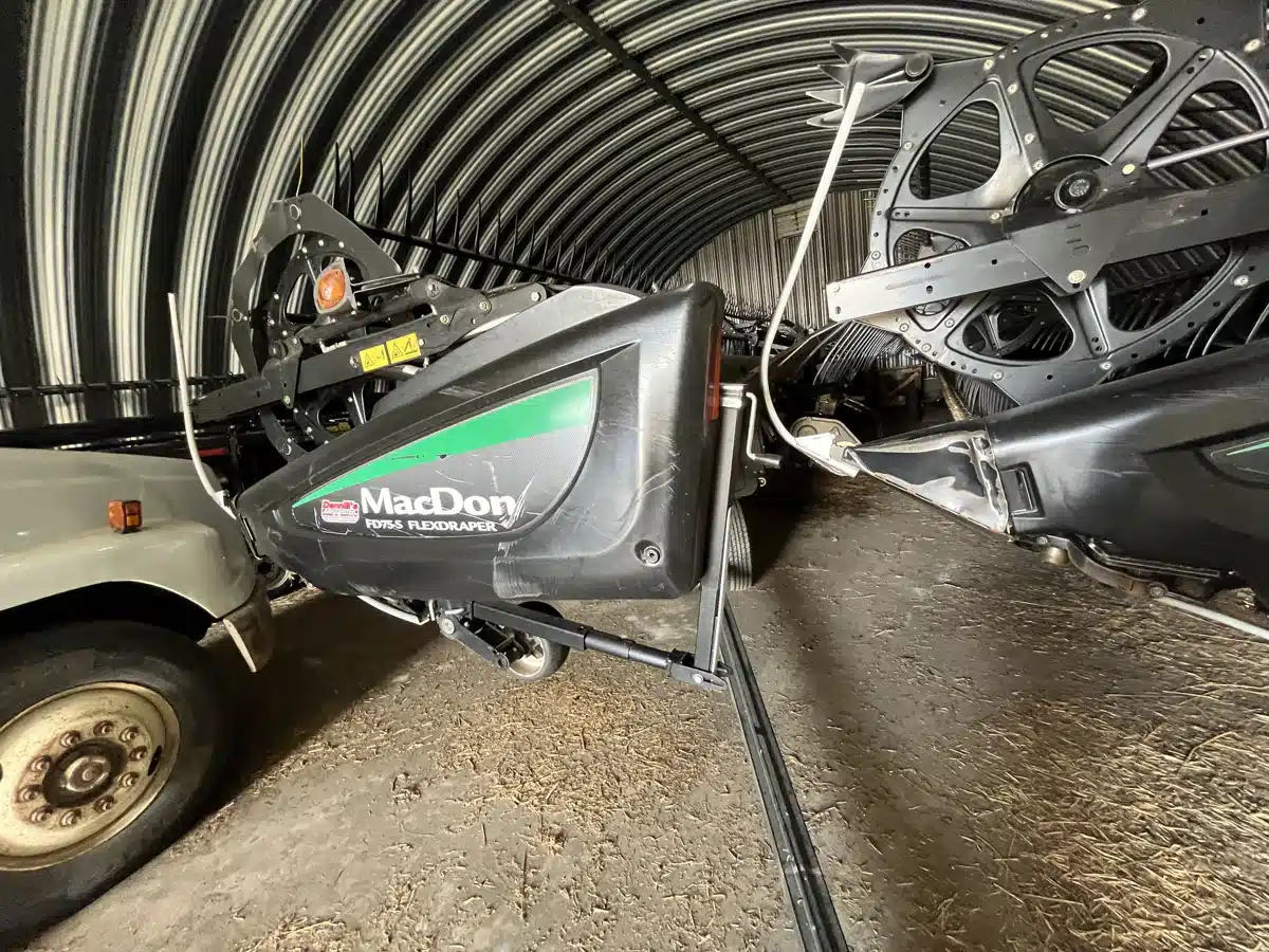 Gallery image 1 for Used 2015 MacDon FD75 Header - Flex Draper