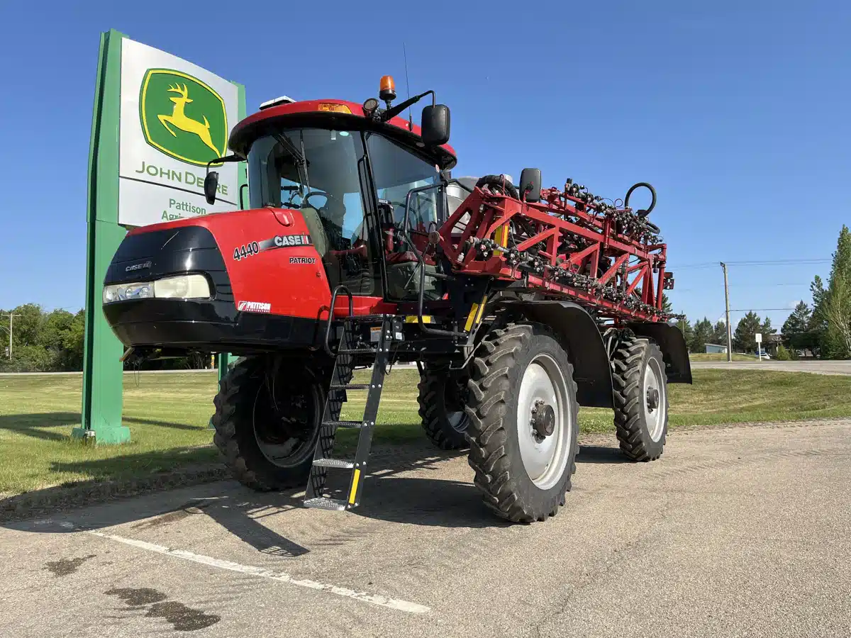 Gallery image 1 for Used 2016 Case IH PATRIOT 4440 Sprayer - Self Propelled