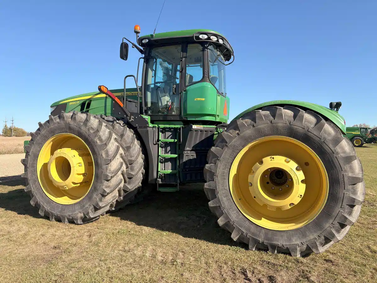 Gallery image 2 for Used 2012 John Deere 9560R Tractor