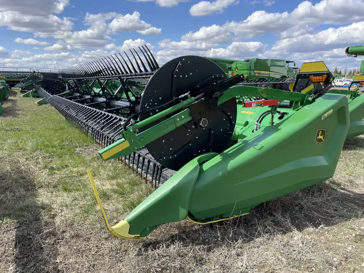 Gallery image 1 for Used 2022 John Deere HD45R Header - Draper
