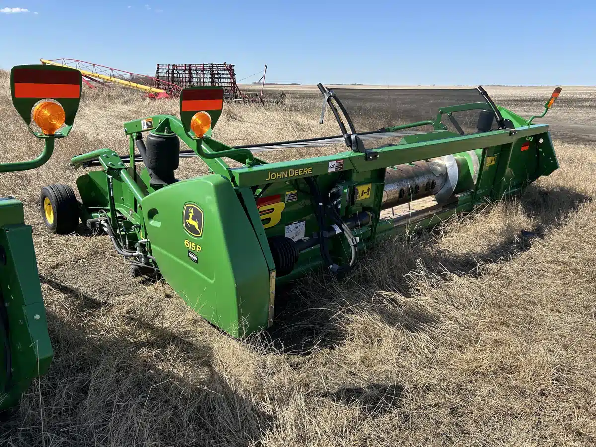 Gallery image 1 for Used 2011 John Deere 615P Header - Pickup