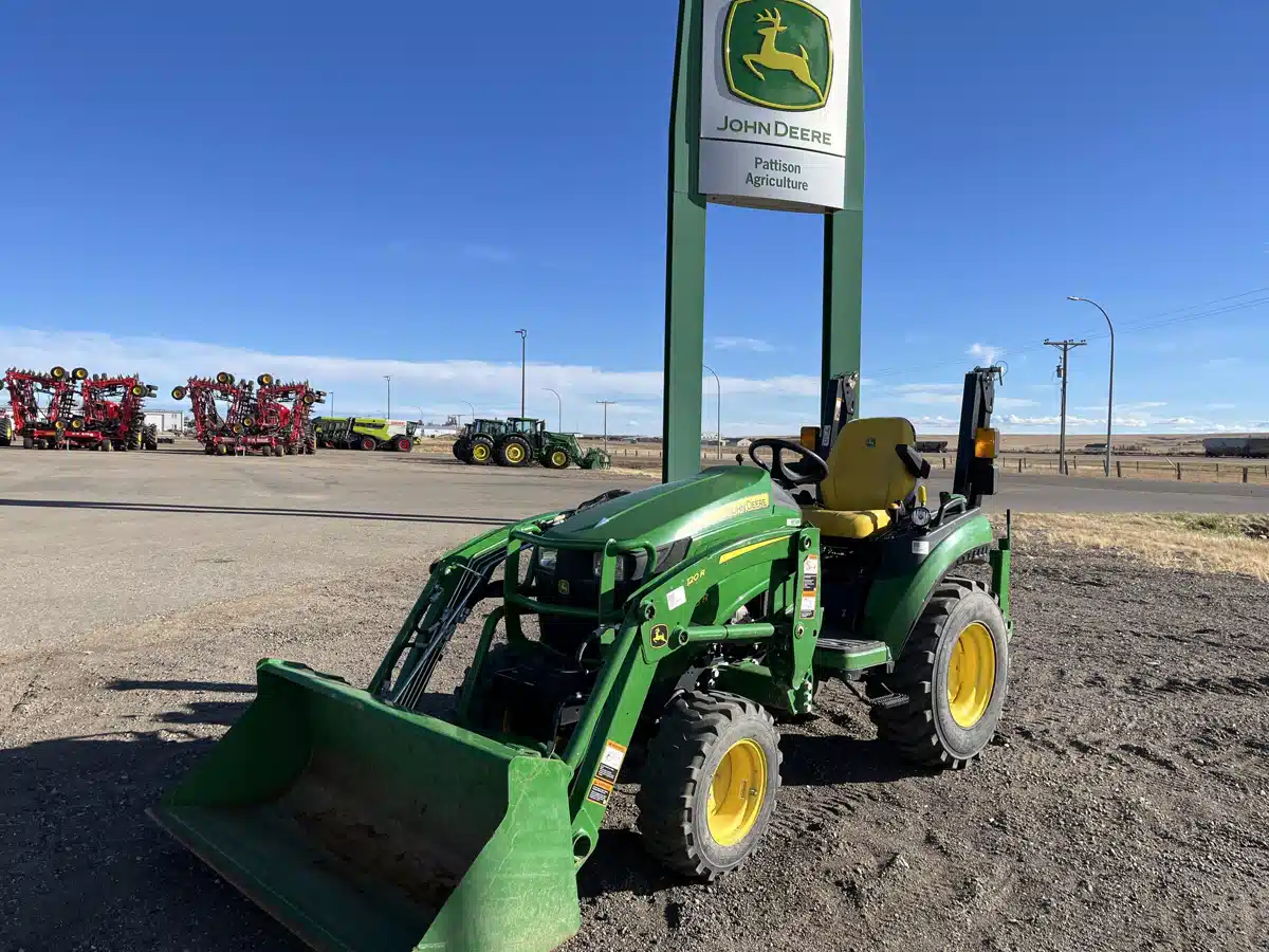 Gallery image 1 for Used 2021 John Deere 2025R Tractor