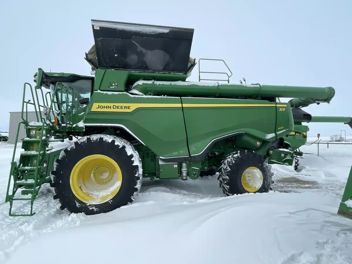 Gallery image 2 for Used 2022 John Deere X9 1100 Combine
