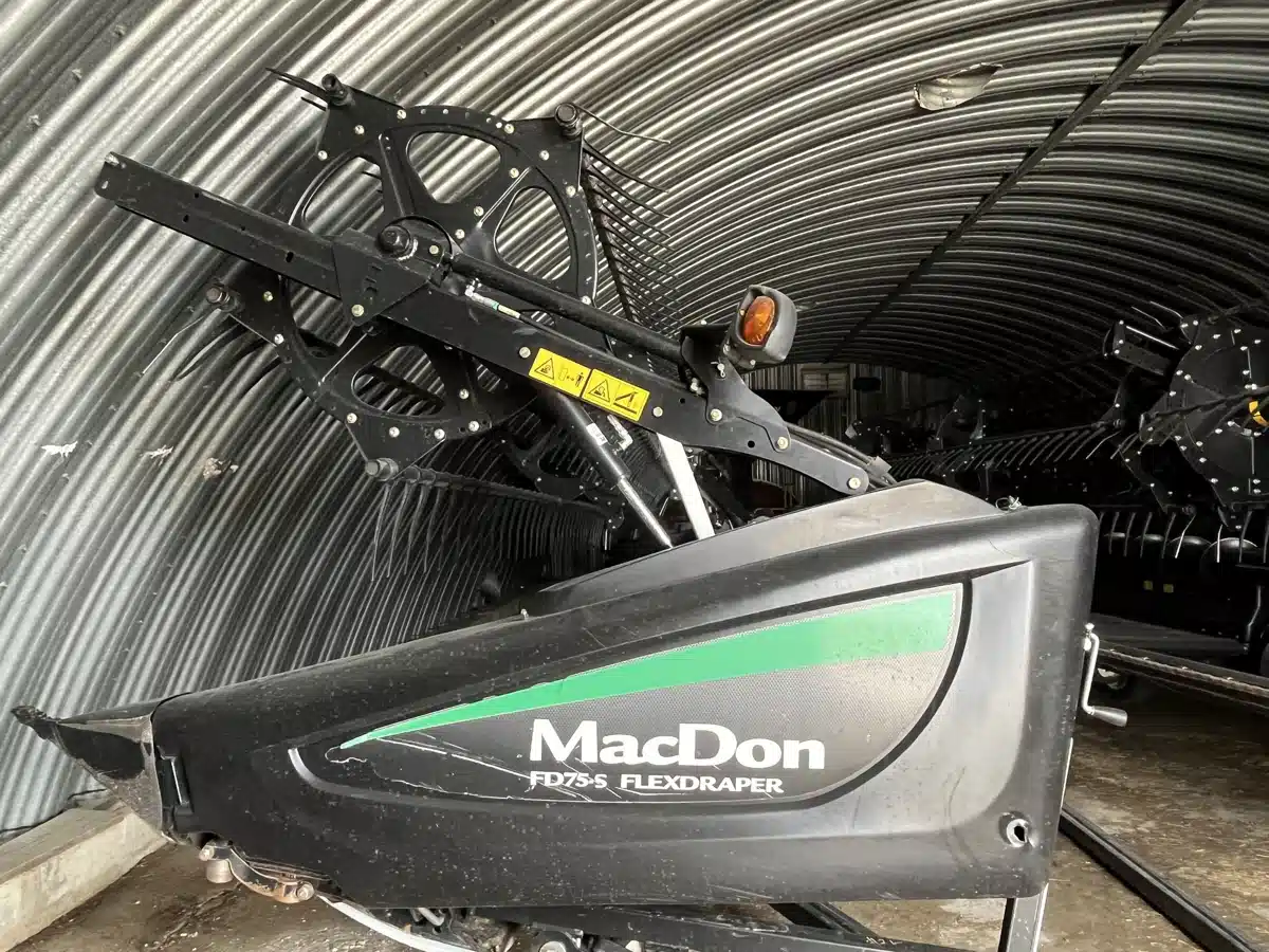 Gallery image 1 for Used 2016 MacDon FD75 Header - Flex Draper