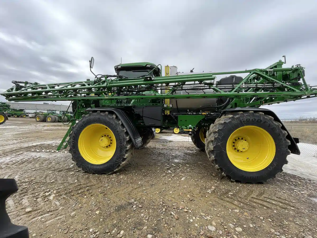 Gallery image 2 for Used 2025 John Deere 616R Sprayer - Self Propelled