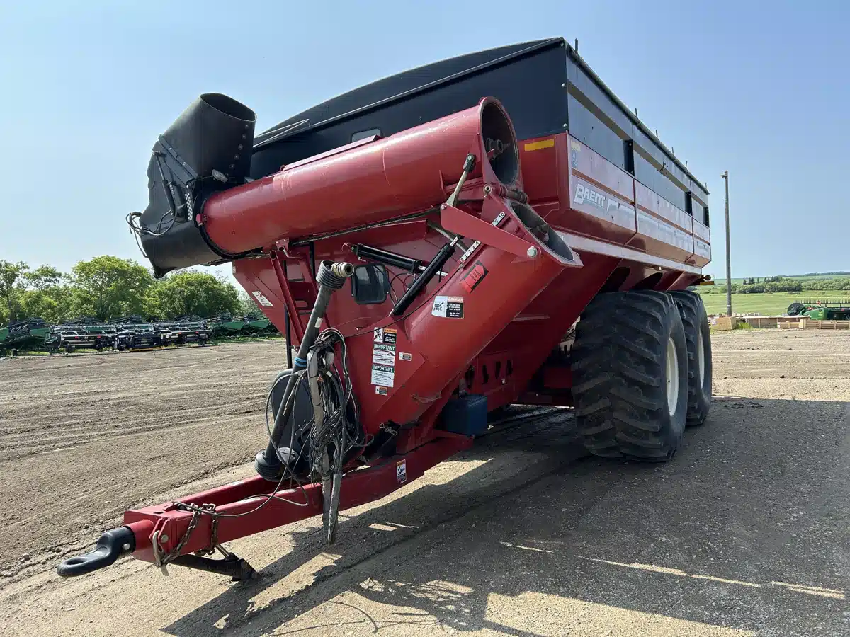 Gallery image 1 for Used 2014 Brent 1596 Grain Cart