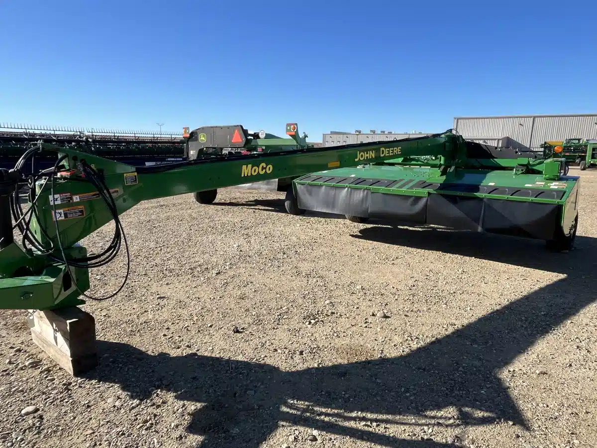 Gallery image 1 for Used 2020 John Deere 956 Disc Mower Conditioner