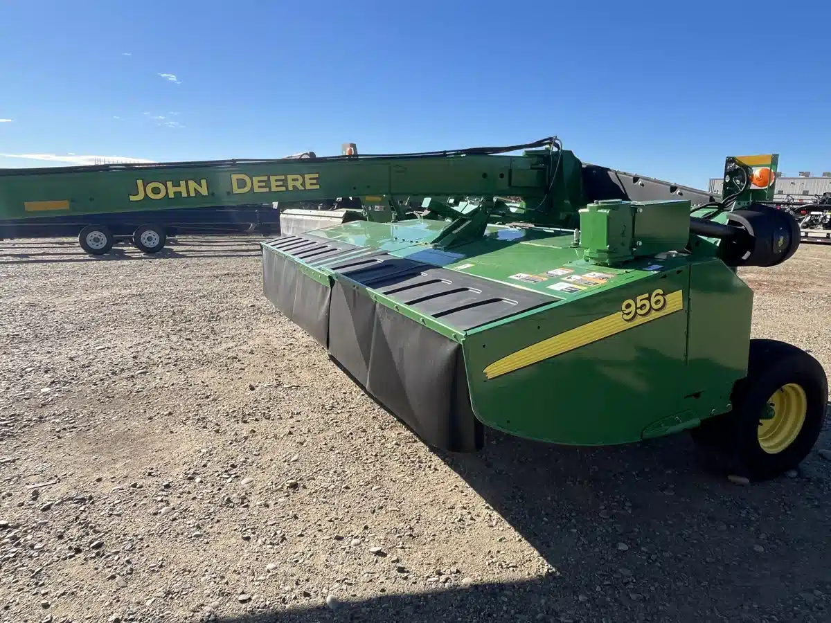 Gallery image 2 for Used 2020 John Deere 956 Disc Mower Conditioner
