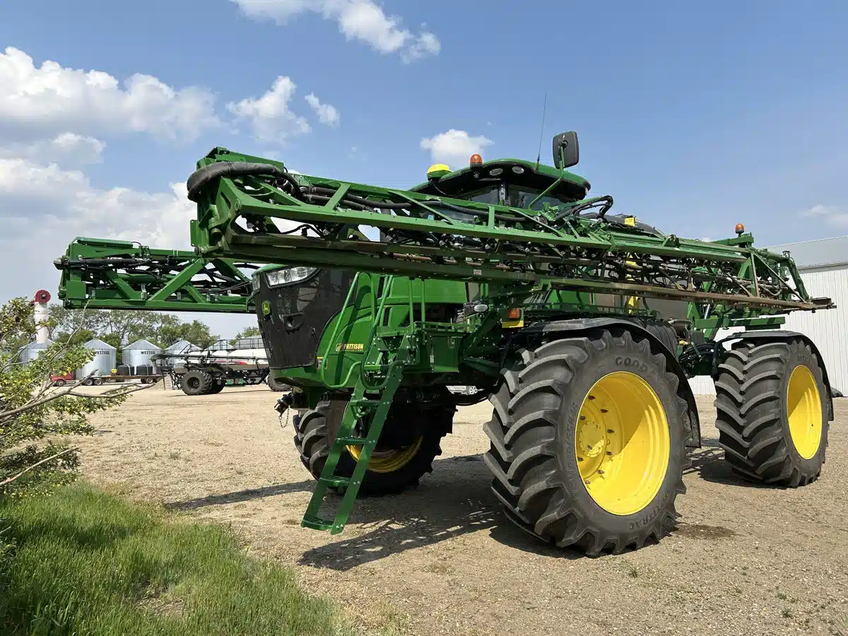 Gallery image 1 for Used 2018 John Deere R4045 Sprayer - Self Propelled