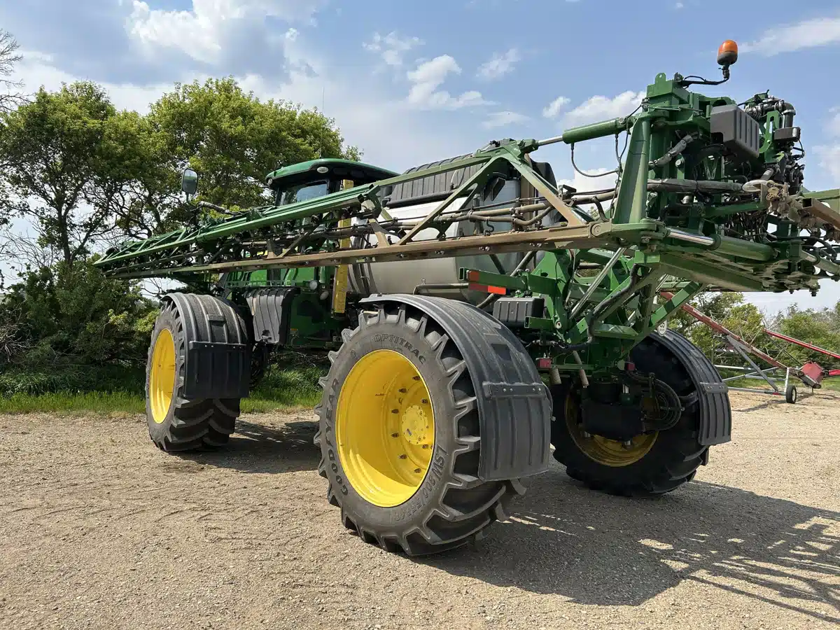 Gallery image 2 for Used 2018 John Deere R4045 Sprayer - Self Propelled