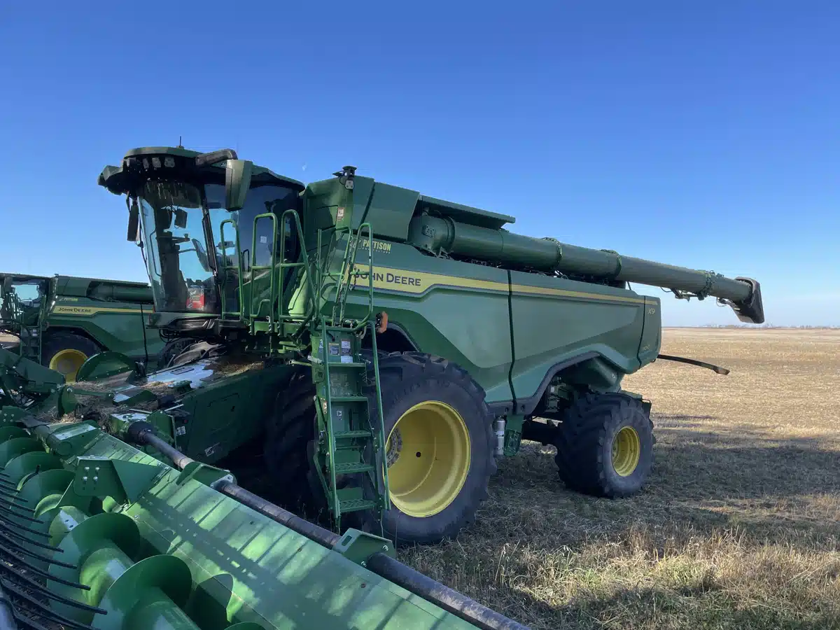 Gallery image 1 for 2023 John Deere X9 1100 Combine