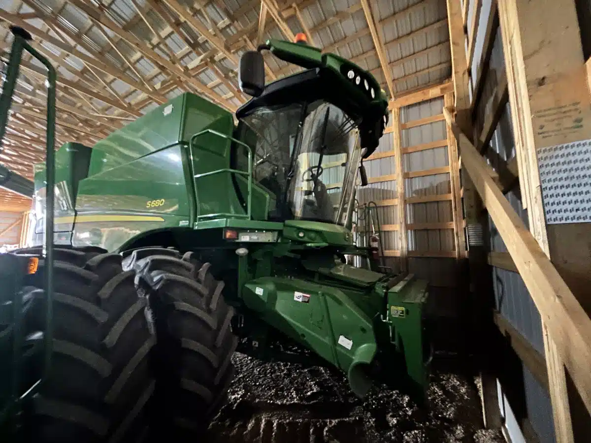 Gallery image 2 for Used 2015 John Deere S680 Combine