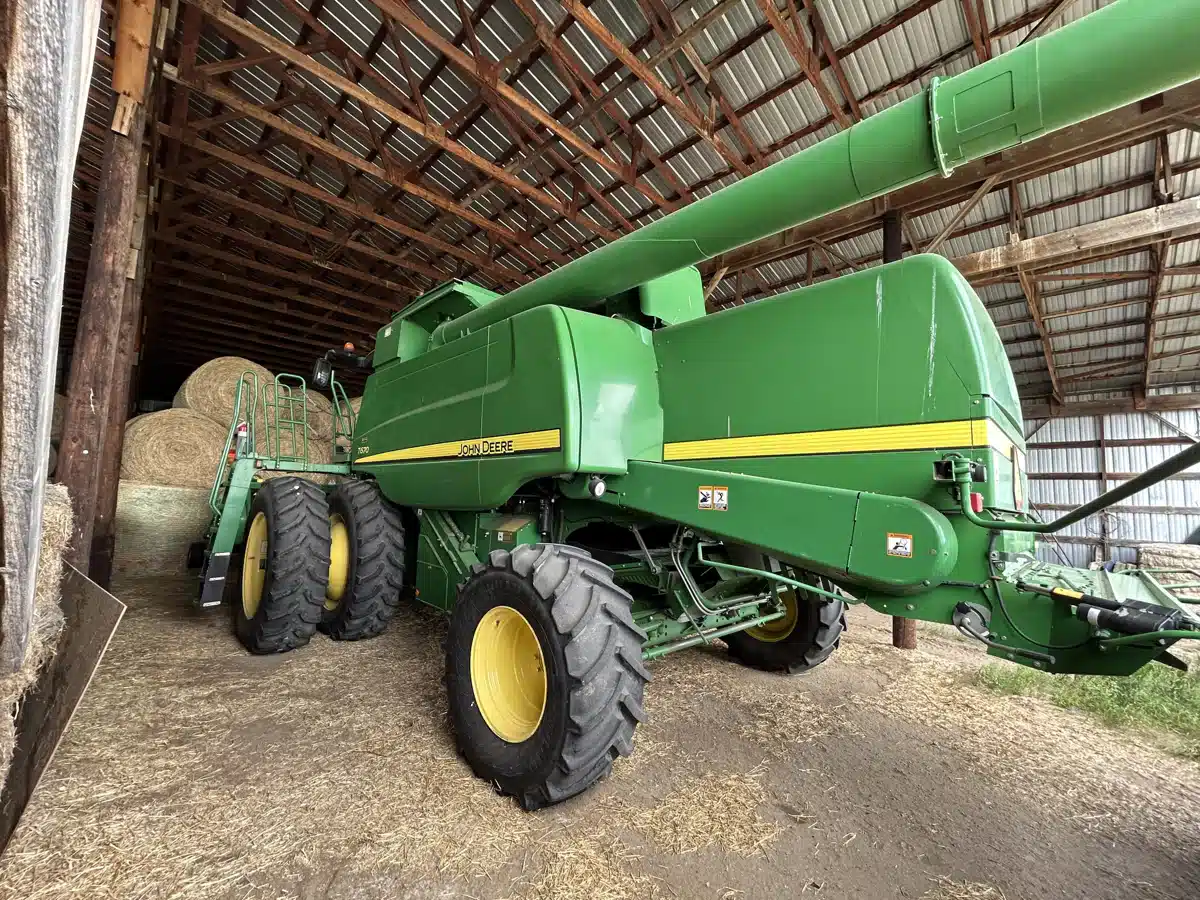 Gallery image 2 for Used 2014 John Deere T670 Combine