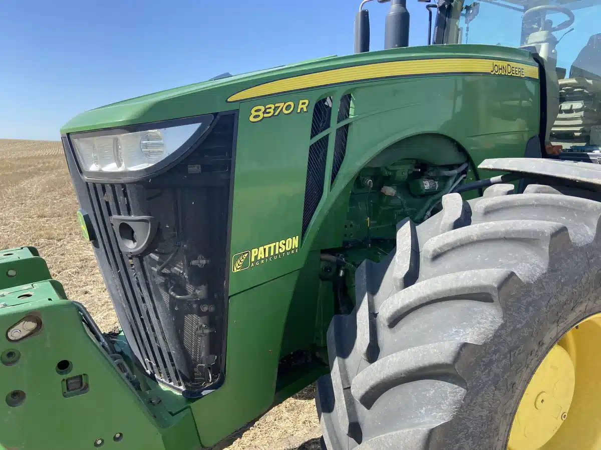 Gallery image 2 for Used 2019 John Deere 8370R Tractor