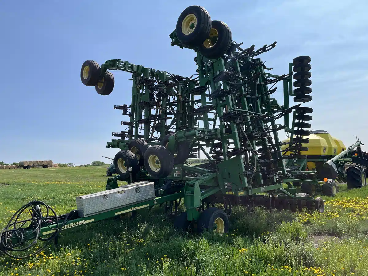 Gallery image 1 for Used 2005 John Deere 1820 Air Drill