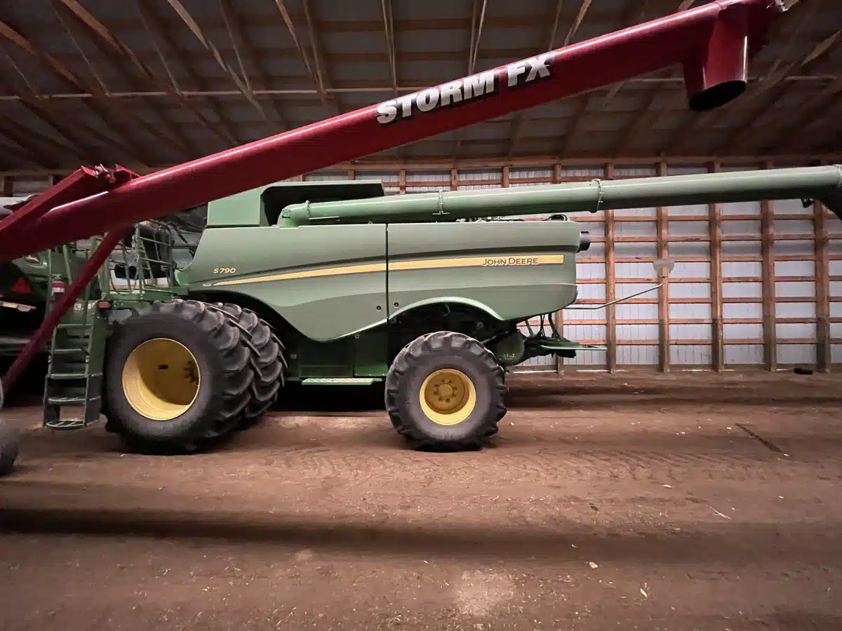 Gallery image 2 for Used 2018 John Deere S790 Combine