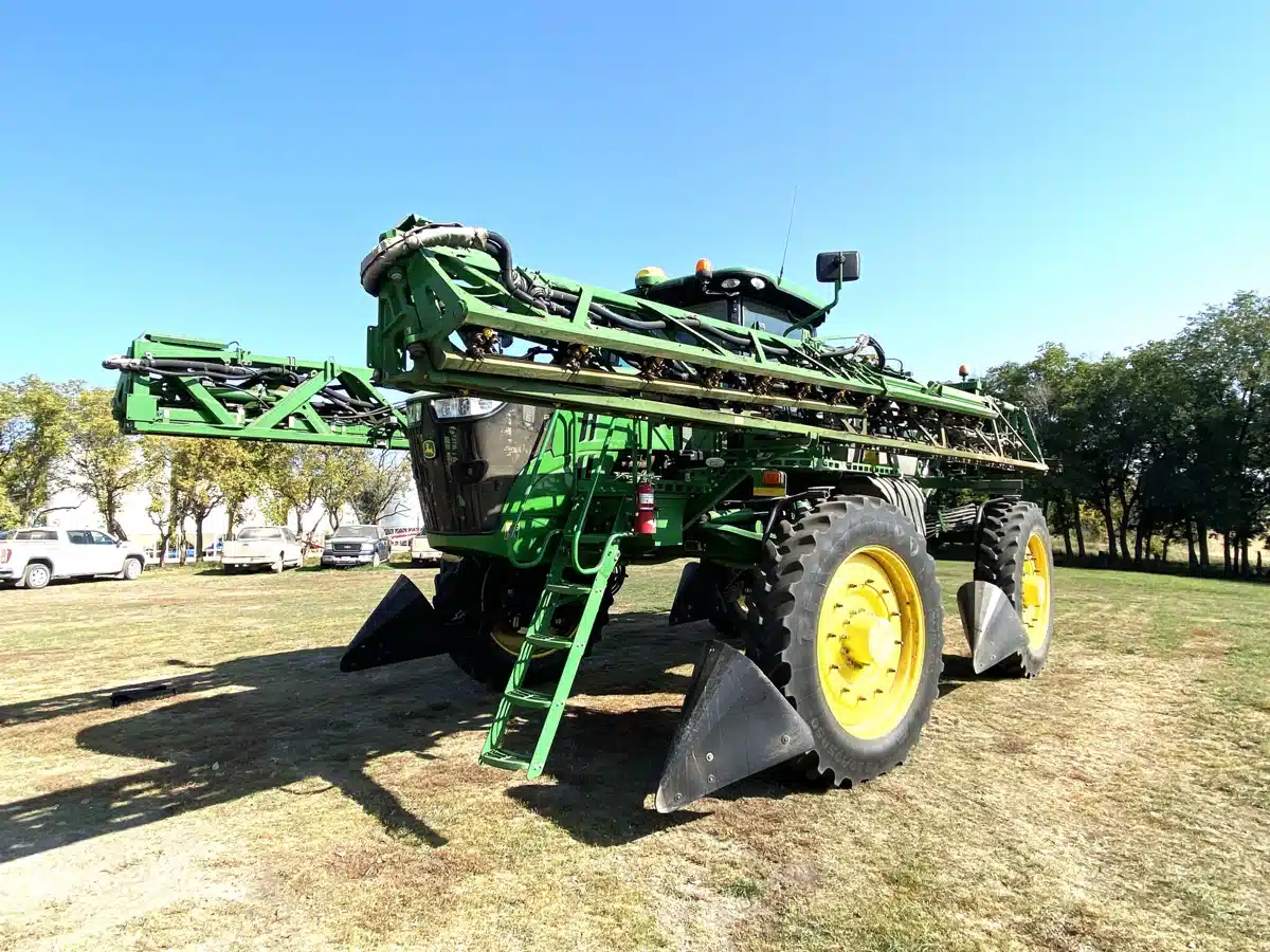 Gallery image 1 for Used 2017 John Deere R4045 Sprayer - Self Propelled