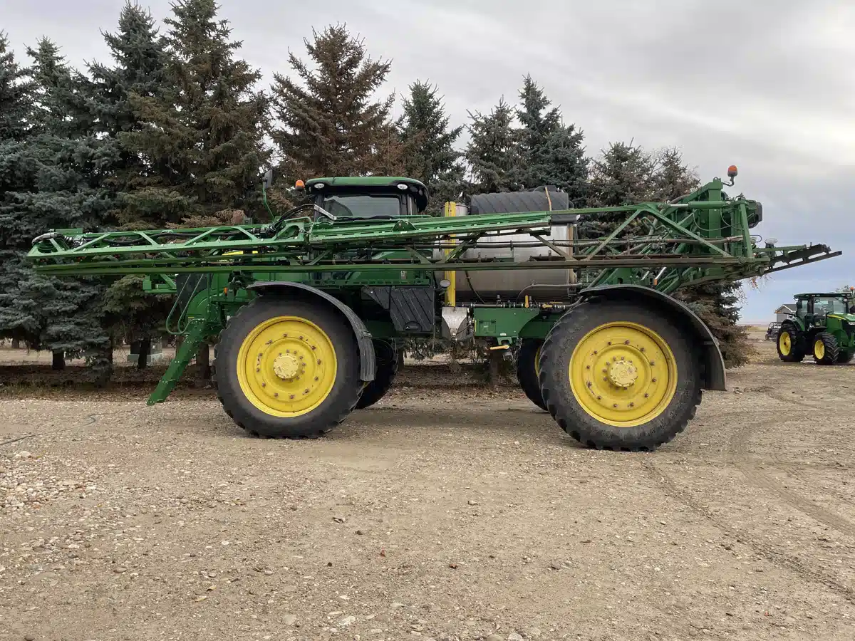 Gallery image 2 for Used 2016 John Deere R4045 Sprayer - Self Propelled