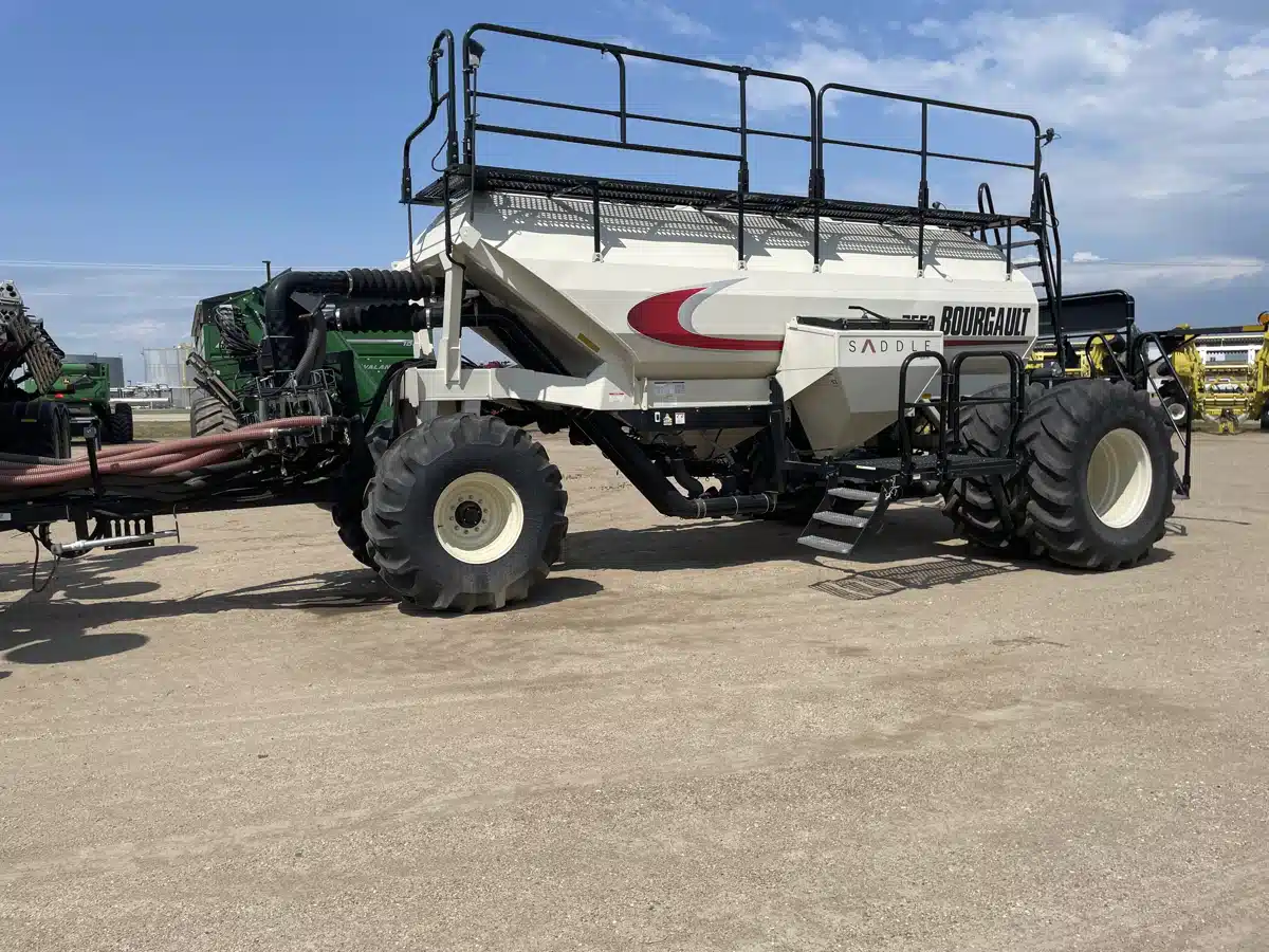 Gallery image 2 for Used 2015 Bourgault 7550 Air Drill